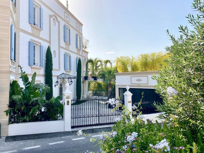 Maison d’hôte pour 2 personnes, avec Terrasse et Jacuzzi à Six-Fours-les-Plages