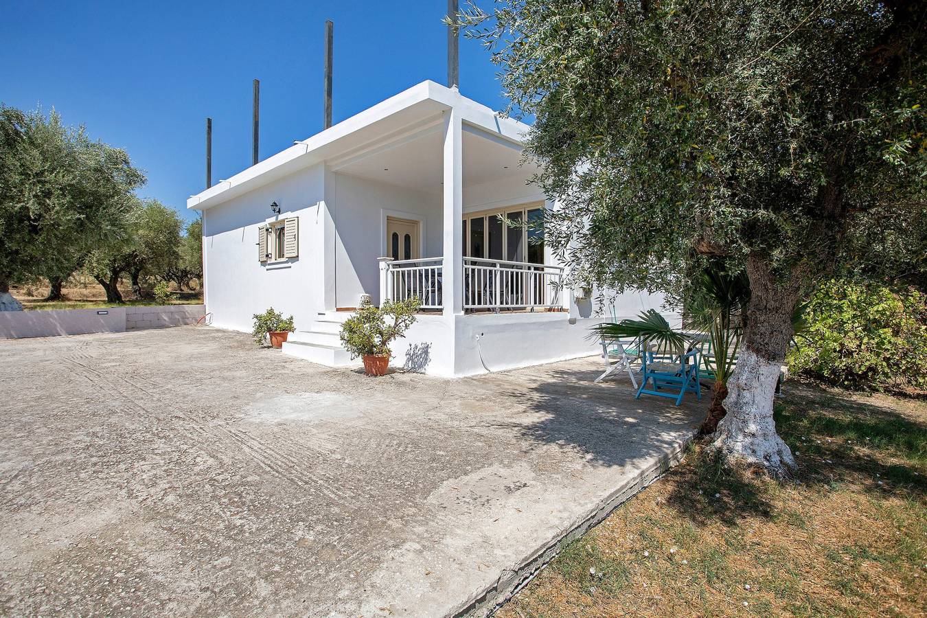 Holiday Home 'Hacienda' with Private Terrace, Wi-Fi and Air Conditioning in Lithakia, Laganas