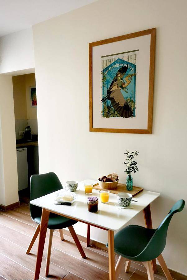 Nîmes les pins studio parking privé extérieur in Nîmes, Région de Nîmes