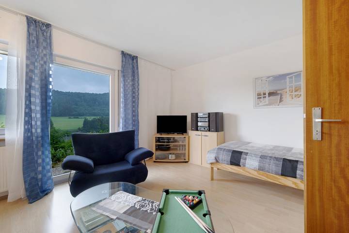 Entire apartment, Apartment 'Schwäbische Alb' with Private Terrace, Shared Garden and Wi-Fi in Burladingen, Neckar-Alb
