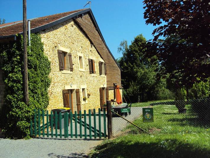 Gîte pour 12 personnes, avec Terrasse et Jardin dans La Horgne