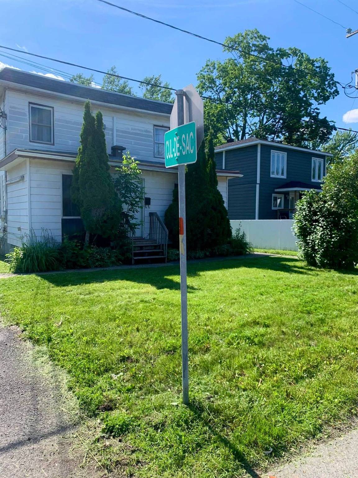 Apartamento entero, Apartamento luminoso y confortable de 3 dormitorios, aparcamiento gratuito, cerca de Spa Le Finlandais in Laval, Quebec