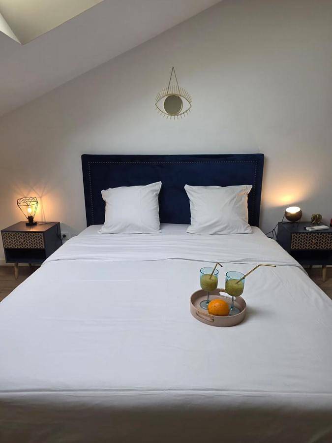 Appartement entier, Suite Attrape-Rêves - jardin - 2p in Sainte-Geneviève-des-Bois, Essonne