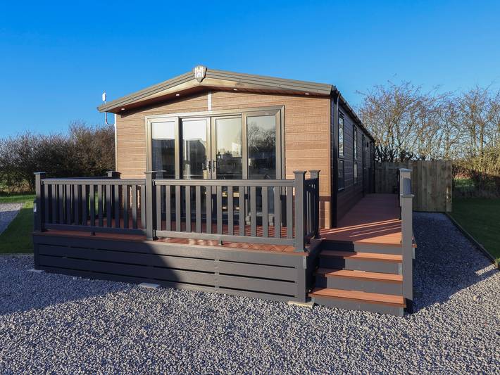 Lodge for 4 people, with hot tub and garden - 1