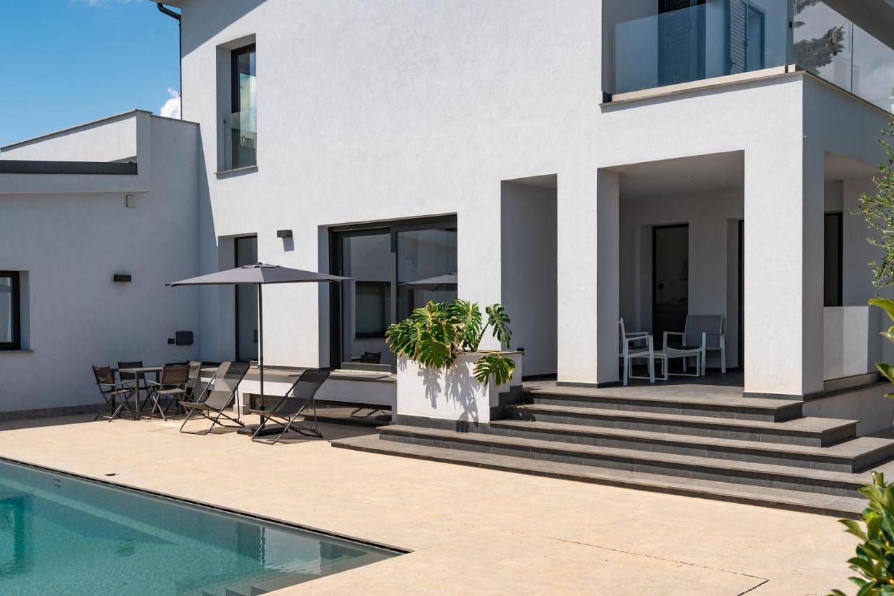 Three-Bedroom Villa in Palermo, Provincia di Palermo