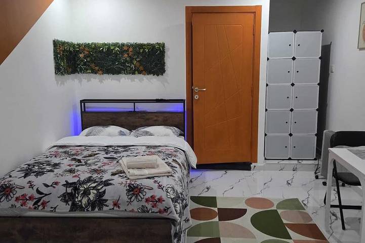 Ganze Wohnung, Cosy renovated studio - Comfort & convenience in Bourgoin-Jallieu, La Tour-du-Pin und Umgebung
