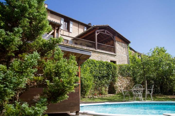 Location de vacances pour 4 personnes, avec Balcon et Terrasse ainsi que Jardin et Piscine à Caylus
