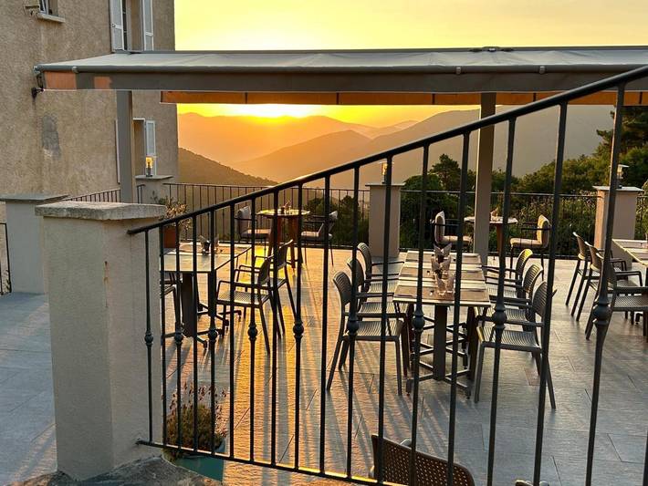 Hôtel pour 2 personnes, avec Terrasse et Jardin à Venaco