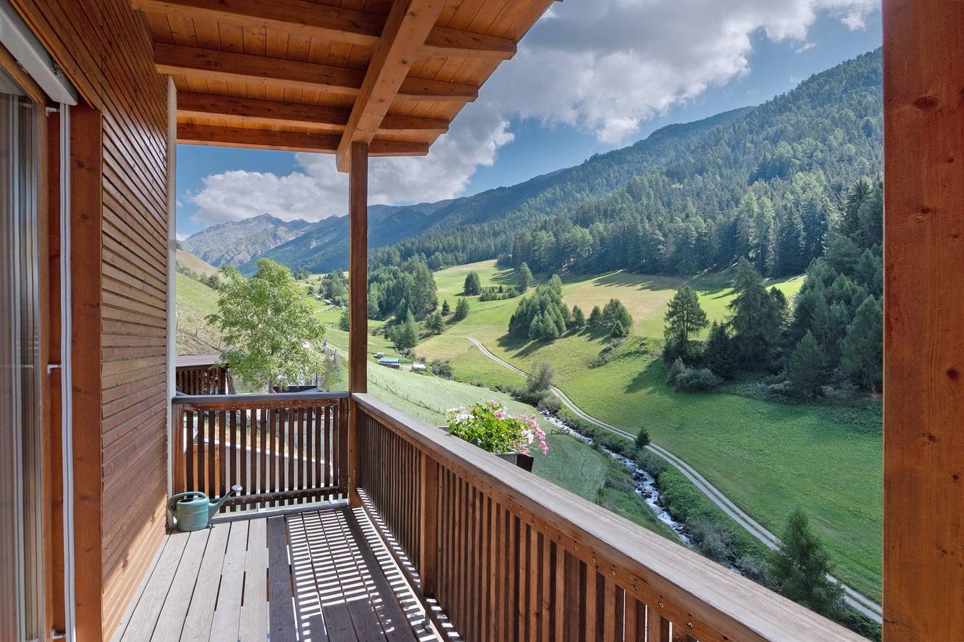 Ganze Wohnung, Ferienwohnung "Pritscheshof Balkon" mit Bergblick, Balkon & Terrasse in Planeil, Mals