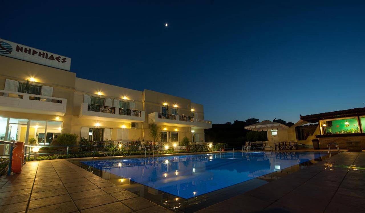 Niriides Hotel Apts Studios in Almyrida, Vámos