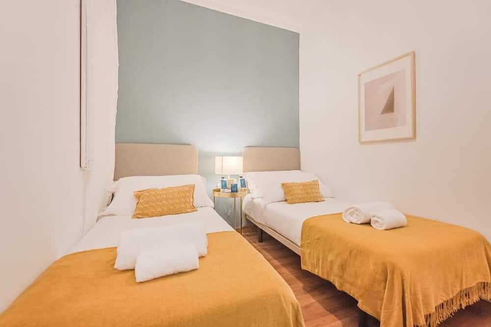 Barcelona City Building! Several units perfect for big groups! in Barcelona Zentrum, Barcelona