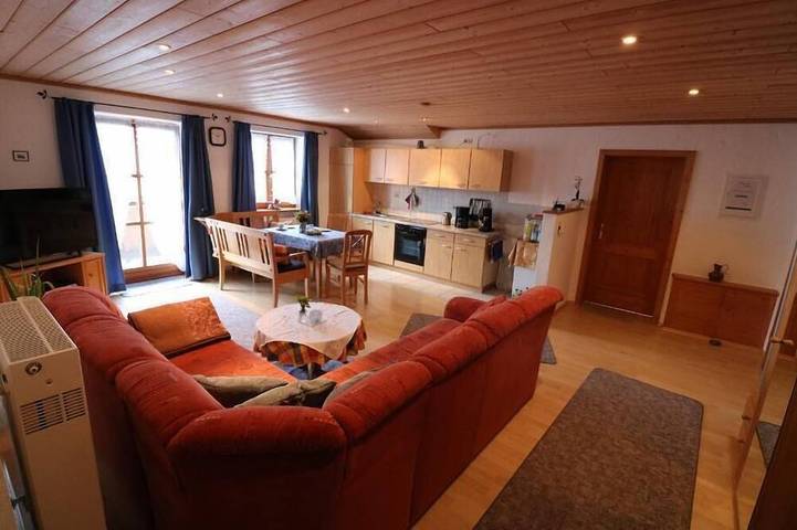 Bauernhof für 4 Personen, mit Balkon und Garten in Übersee