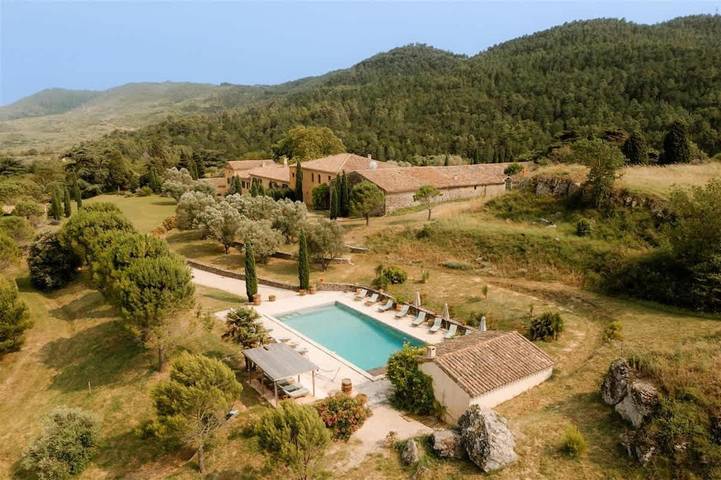Maison de vacances pour 22 personnes, avec jardin ainsi que piscine et terrasse