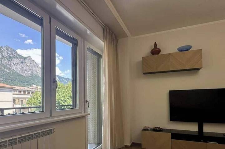 Ferienwohnung für 7 Personen, mit Balkon in Lecco