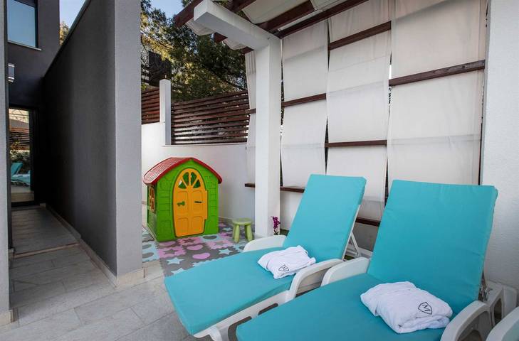 Villa pour 15 personnes avec balcon/terrasse in Rogoznica, Šibenik-Knin