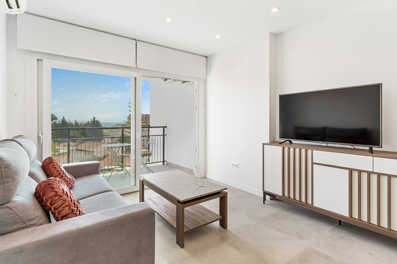Appartement entier, Appartement 'Mar Del Sur' avec vue sur la mer, Wi-Fi et climatisation in Benalmádena, Costa del Sol
