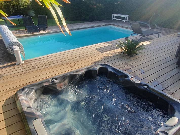 Villa für 9 Personen, mit Whirlpool und Garten sowie Terrasse, mit Haustier - 1