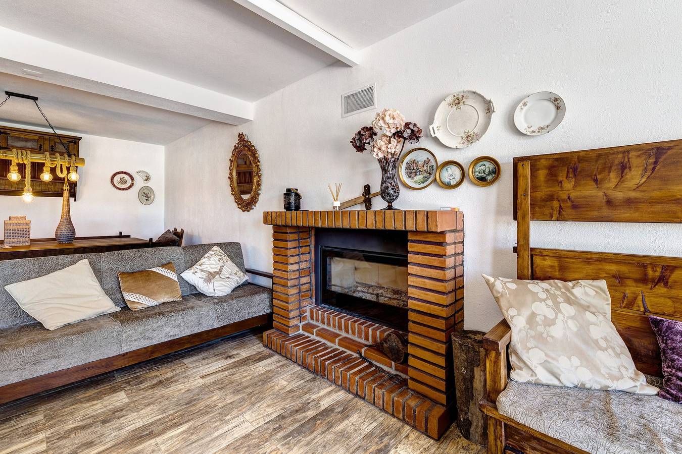 Casa de férias 'Casa Girassol' com piscina partilhada, terraço privado e acesso Wi-Fi in Azambuja, Rio Tejo