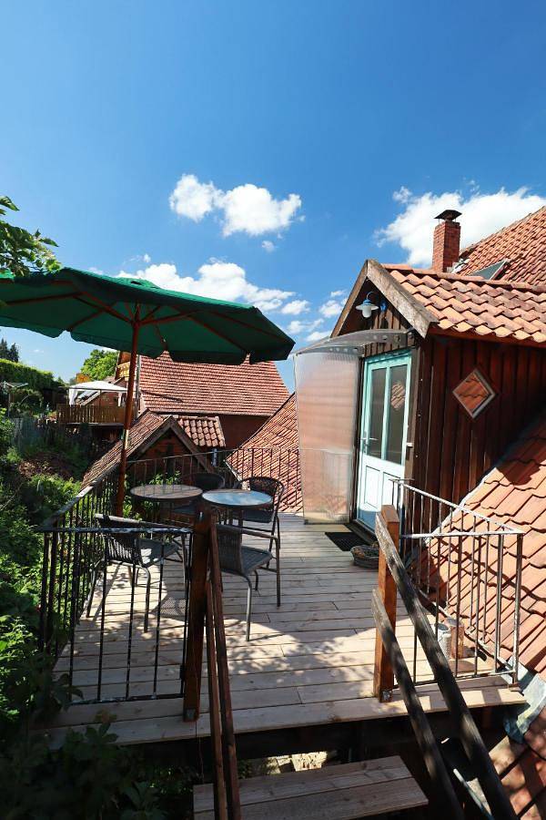 Ferienwohnung für 6 Personen, mit Balkon und Terrasse sowie Ausblick in Porta Westfalica