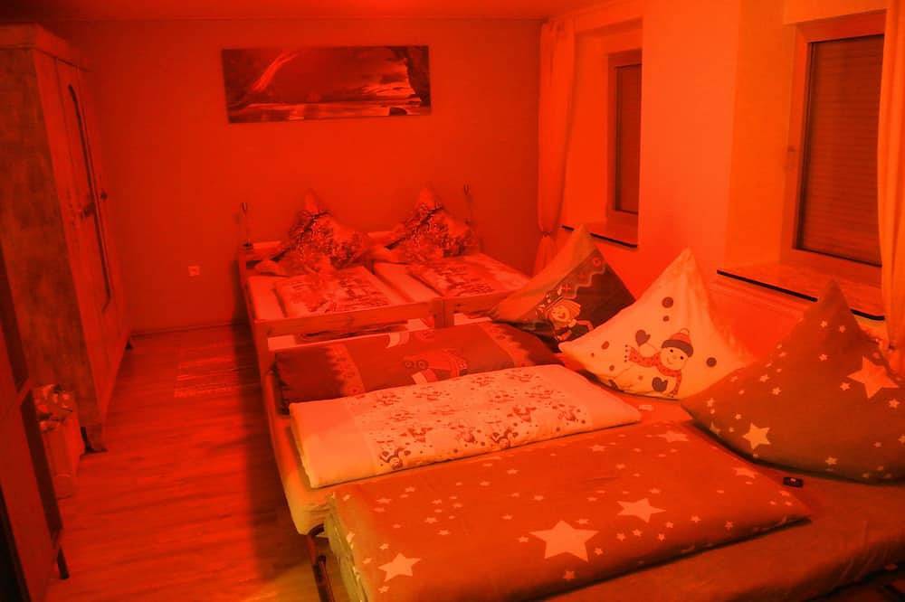 Ganze Wohnung, Am fließenden Gewässer der Theel gelegene Ferienwohnung in ruhiger Lage in Tholey, Saar-Nahe-Bergland