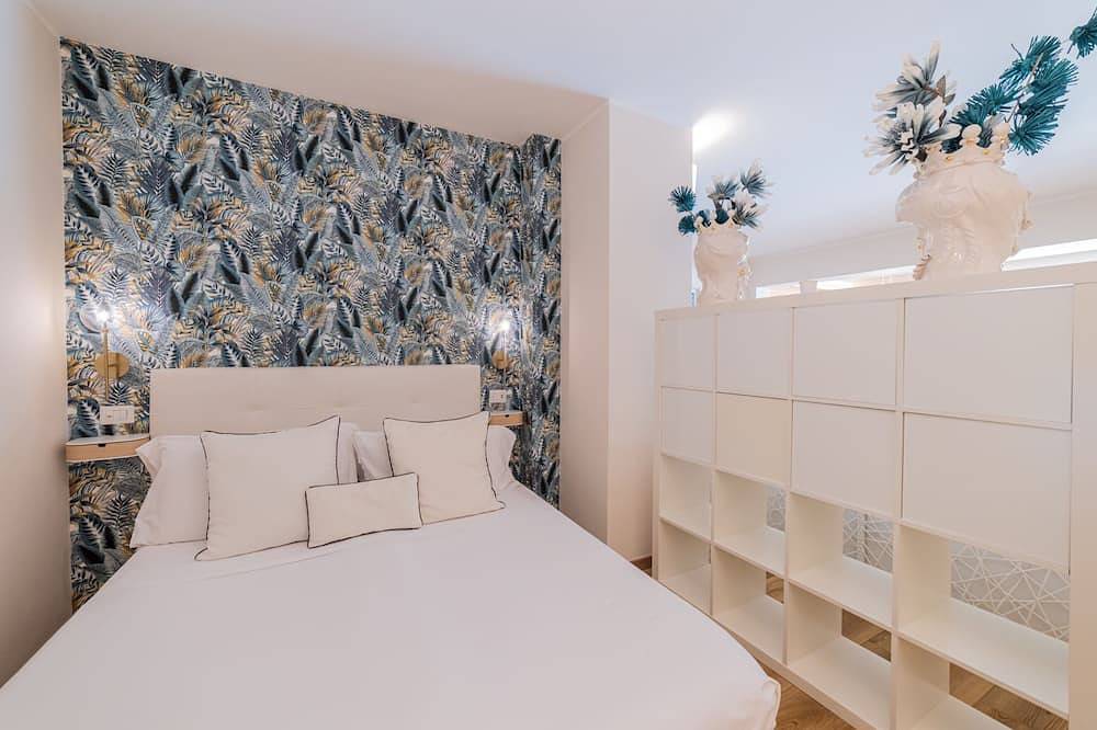 Appartamento intero, Villa Mastrissa Appartamento Deluxe con piscina, giardino e parcheggio, a pochi minuti da Taormina in Castelmola, Provincia di Messina