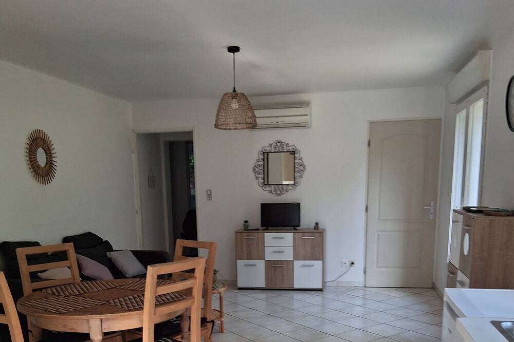 Ganze Wohnung, Piolenc . apartment in Provence, single storey, very bright. in Piolenc, Vaucluse