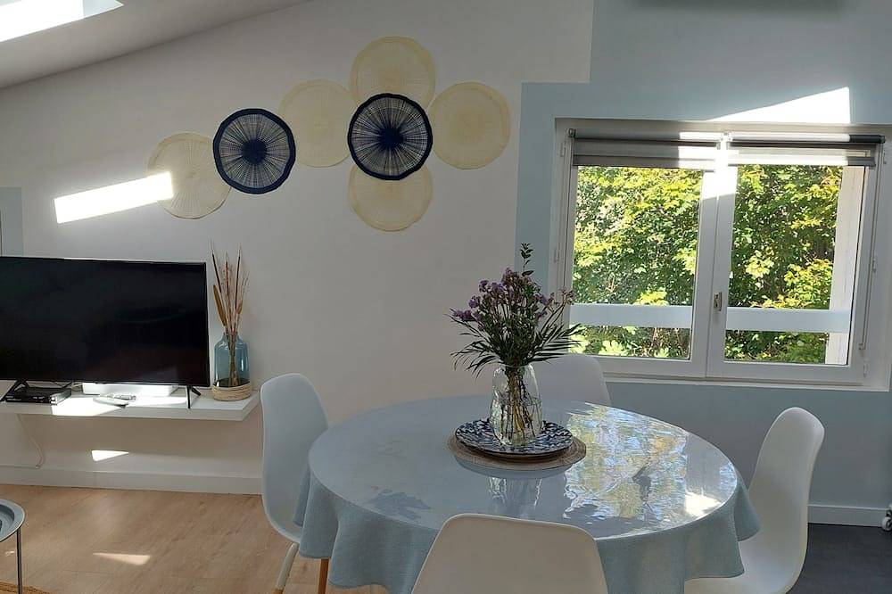Appartement entier, La campagne à la mer : T3 à l'étage d'1 maison provençale avec grand extérieur in La Cadière-d'Azur, Côte méditerranéenne (France)