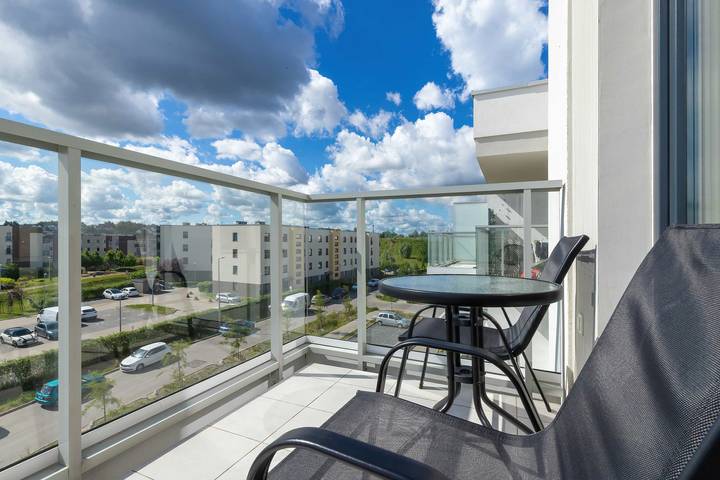 Ganze Wohnung, Stylish Apartment with Balcony & Workspace | Parking in Danzig, Dreistadt