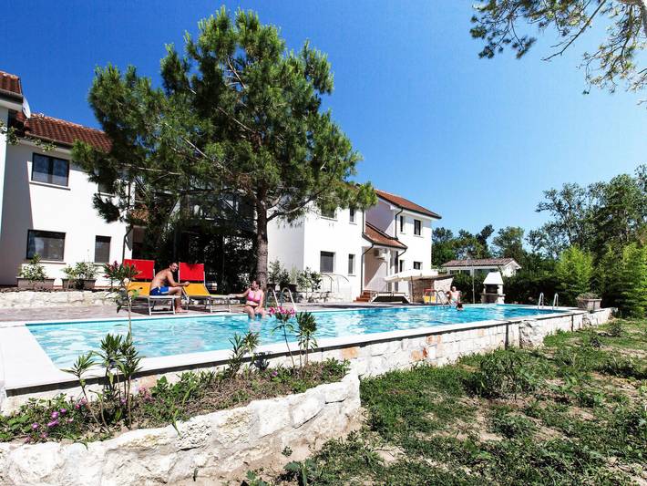 Ferienwohnung für 8 Personen, mit Pool und Garten - 1