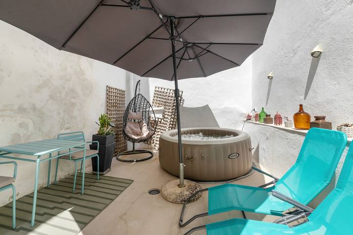 Vacation rental for 2 people, with Hot tub in Lisbon