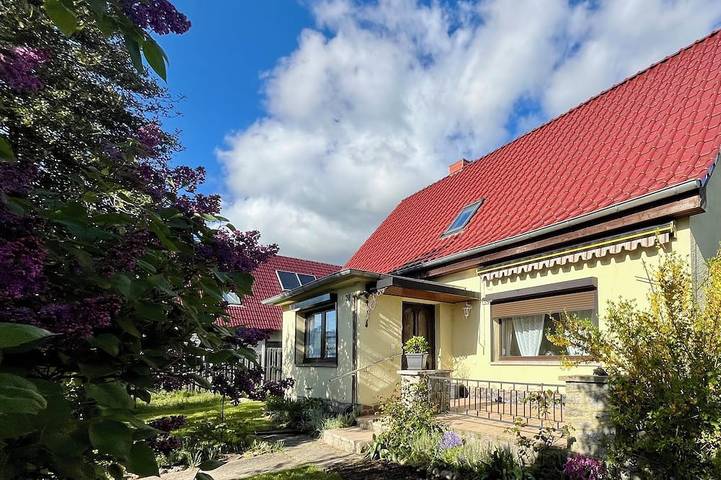 Ferienhaus für 7 Personen, mit Terrasse und Garten