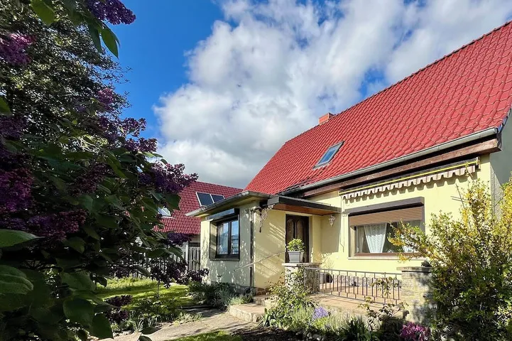 Holiday home for 7 people, with terrace and garden - 1