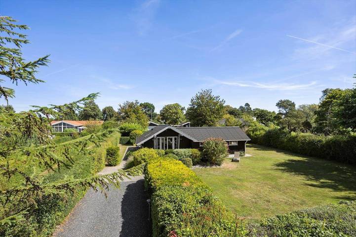 Ferienhaus für 6 Personen, mit Whirlpool und Terrasse sowie Garten und Ausblick in Næsby Strand Seeland