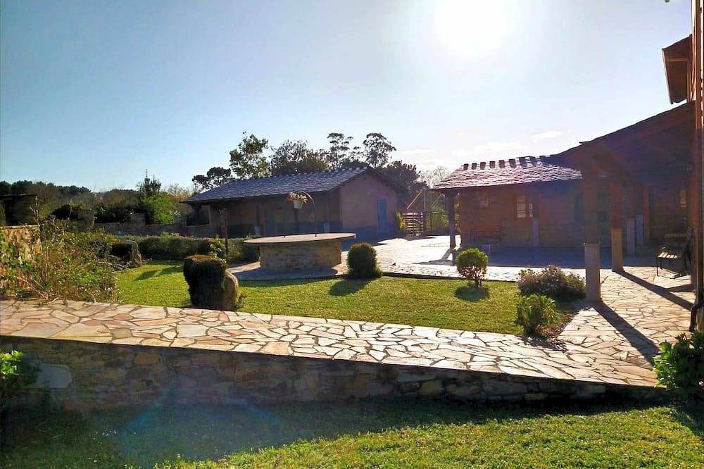 Apartamento entero, Apartamento 3: Con vistas a jardines y piscina in Tapia de Casariego, Costa Verde