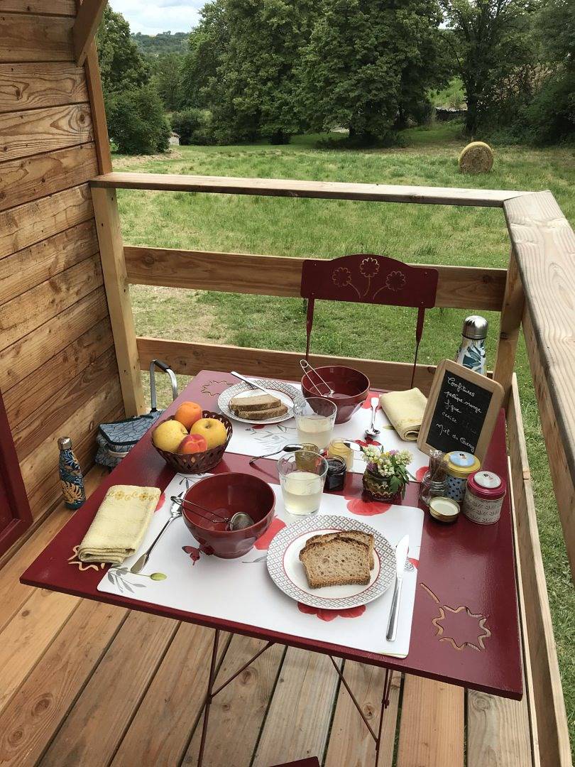 Chambre et table d'hôtes de charme - La Roulotte in La Ballade de Pern, Lot