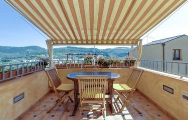 Gîte pour 3 personnes, avec vue et terrasse à Bosa