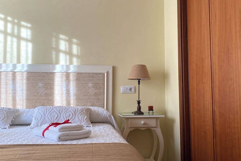 Entire apartment, Vut-5236-As 7 minutes walk from the center of Llanes with views to the Cuera in Llanes, Costa Verde (Spain)