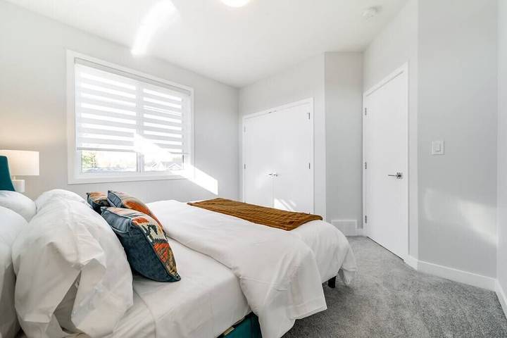 Villa for 6 people, with balcony and yard in Canada