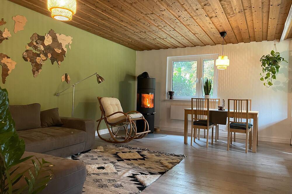 Casa vacanze 'Am Neubäuer See' con terrazza privata, giardino comune e Wi-Fi in Neubäu, Roding