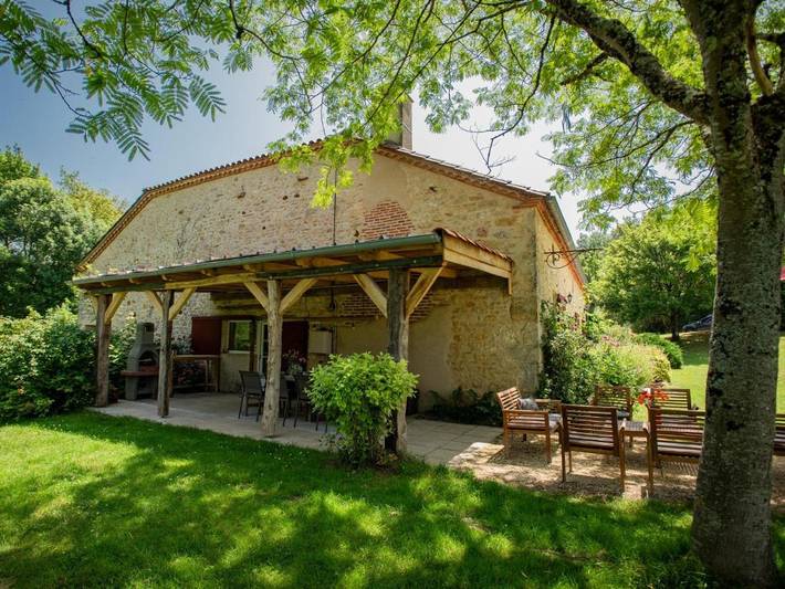 Location de vacances pour 8 personnes, avec piscine ainsi que jardin et terrasse à Soturac - 3