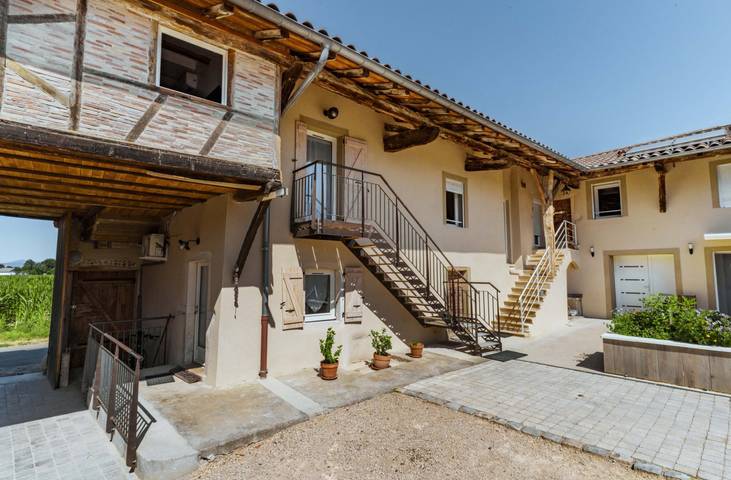Gîte pour 5 personnes, avec piscine et jardin