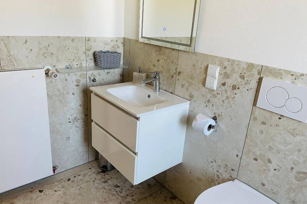 Ganze Wohnung, Feriendomizil mit 2 getrennten Schlafzimmern. Wlan gratis. in Margetshöchheim, Fränkisches Weinland
