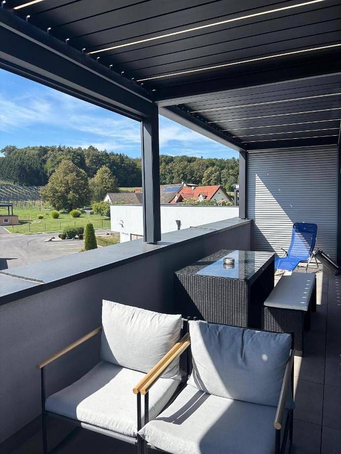 Ferienwohnung für 6 Personen, mit Balkon und Terrasse sowie Ausblick