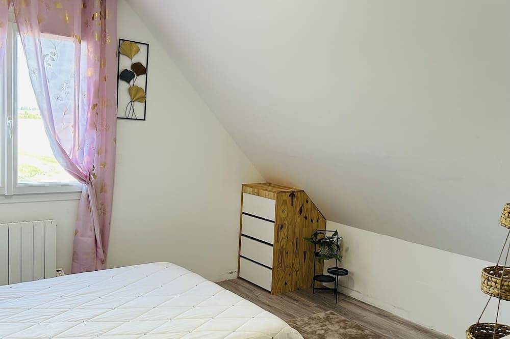 Chambre Dhôtes Chez Lhabitant in Démouville, Caen region