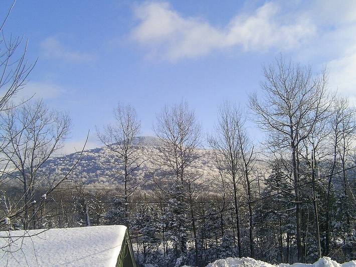 Log cabin for 6 people, with yard in Vermont
