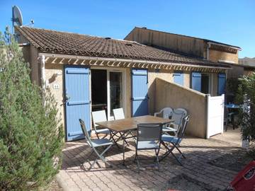 Gîte pour 4 personnes, avec piscine ainsi que jardin et bassin pour enfant à Vidauban