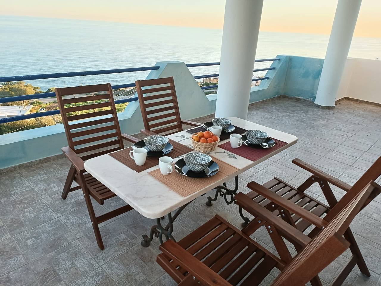 Casa Vacacional 'Blue Window Seaview Maisonette' con Vistas al Mar, Wi-Fi y Aire Acondicionado in Achlia, Lasithi
