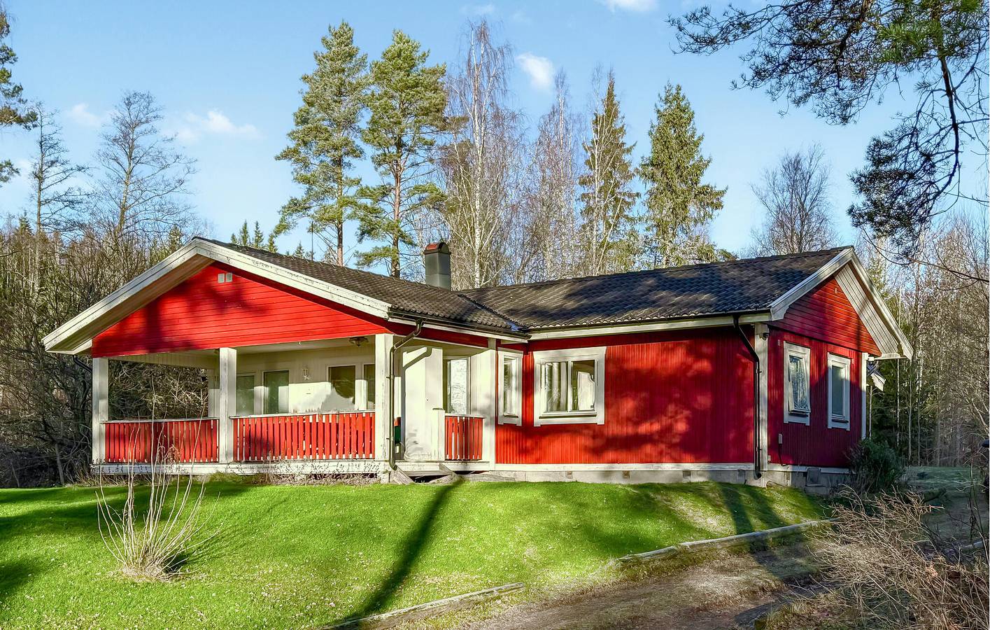 Ferienhaus für 8 Personen mit Terrasse in Värmland