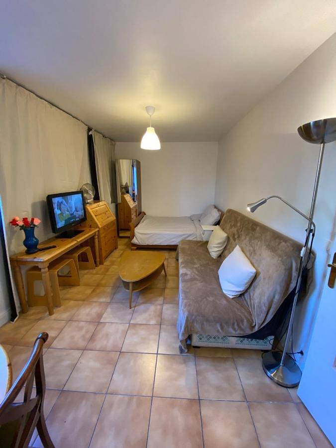 Gîte pour 3 personnes dans Gare Du Bourget