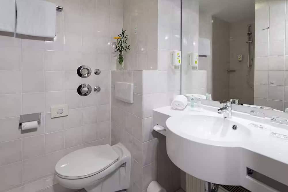 Charming Getaway Near Top Darmstadt Attractions & Historic Sites in Griesheim, Südhessen